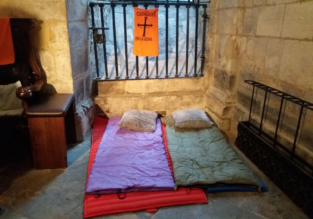 Hablan los trabajadores de Vesuvius encerrados en la Catedral de Oviedo: "Si la Familia Real nos visitara se lo agradeceríamos"