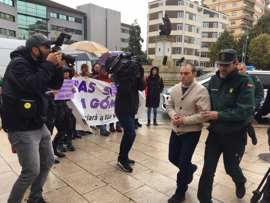 El Chamaco:"Me quería suicidar y cuando salí fuera se me disparó la escopeta" El Chamaco:"Me quería suicidar y cuando salí fuera se me disparó la escopeta"