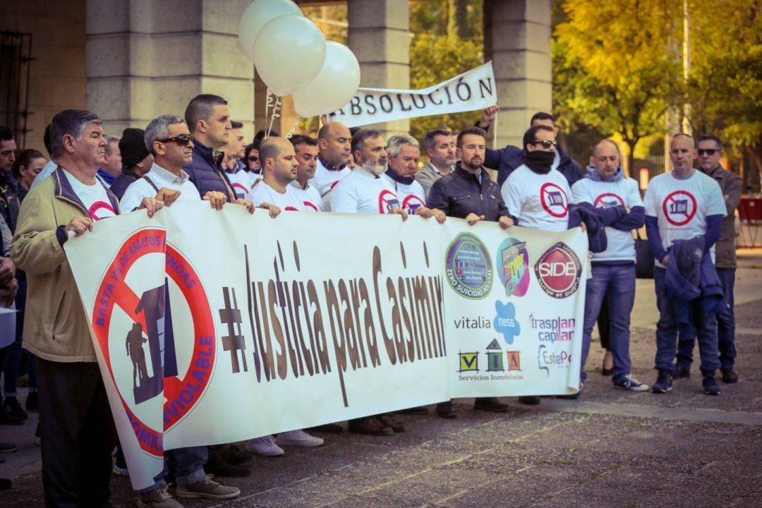 Condena entre dos y tres años de prisión al policia que disparó a sus asaltantes Condena entre dos y tres años de prisión al policia que disparó a sus asaltantes