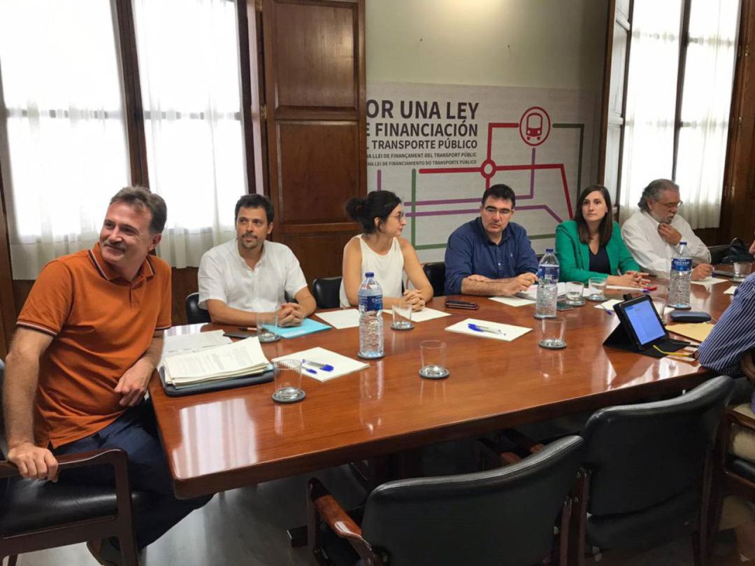 Enfrentamiento entre PSPV y Compromís en la comisión interna de la EMT Enfrentamiento entre PSPV y Compromís en la comisión interna de la EMT