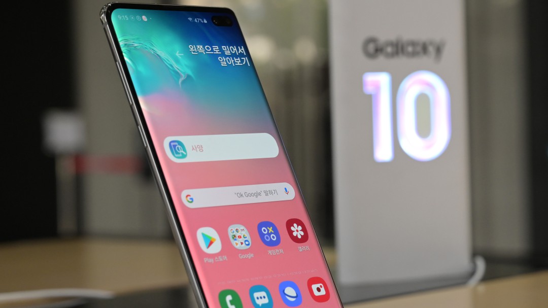 Samsung reconoce un fallo en el Galaxy S10 que permite desbloquear el móvil con cualquier huella dactilar