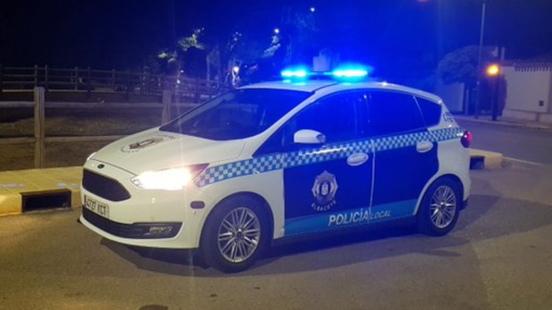 Arrestado tras chocar con un coche patrulla