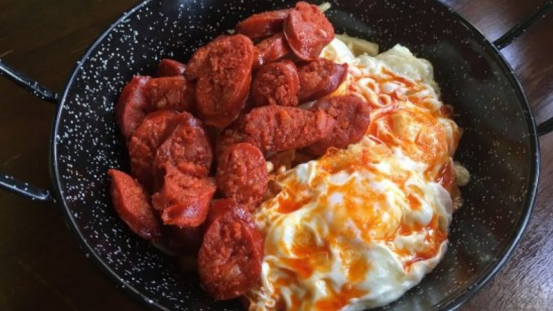 Nueva Jarilla le echa huevos... y chorizo