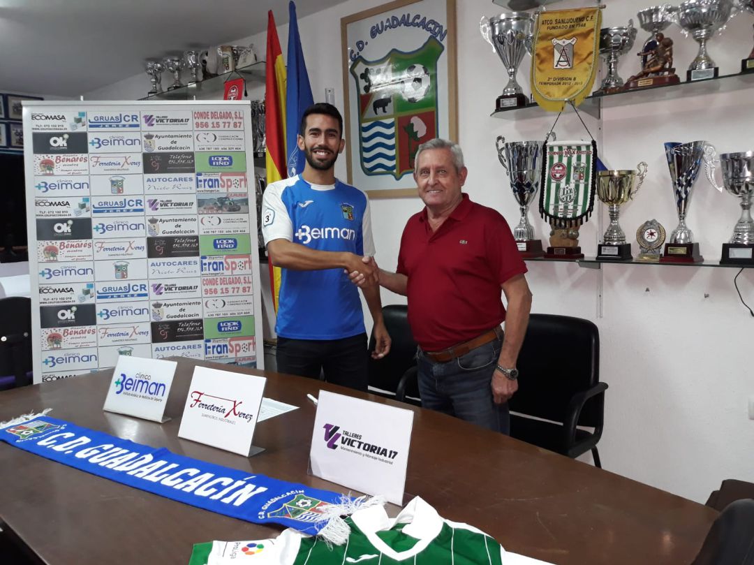 Mateo Rodríguez presentado como nuevo jugador del Guada Mateo Rodríguez presentado como nuevo jugador del Guada