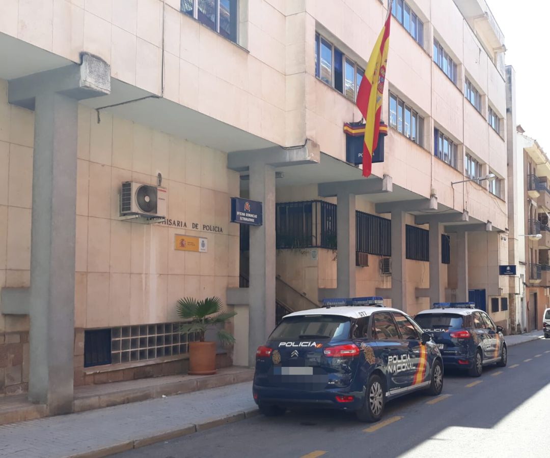 Exterior comisaría de la Policía Nacional en Linares. Exterior comisaría de la Policía Nacional en Linares.