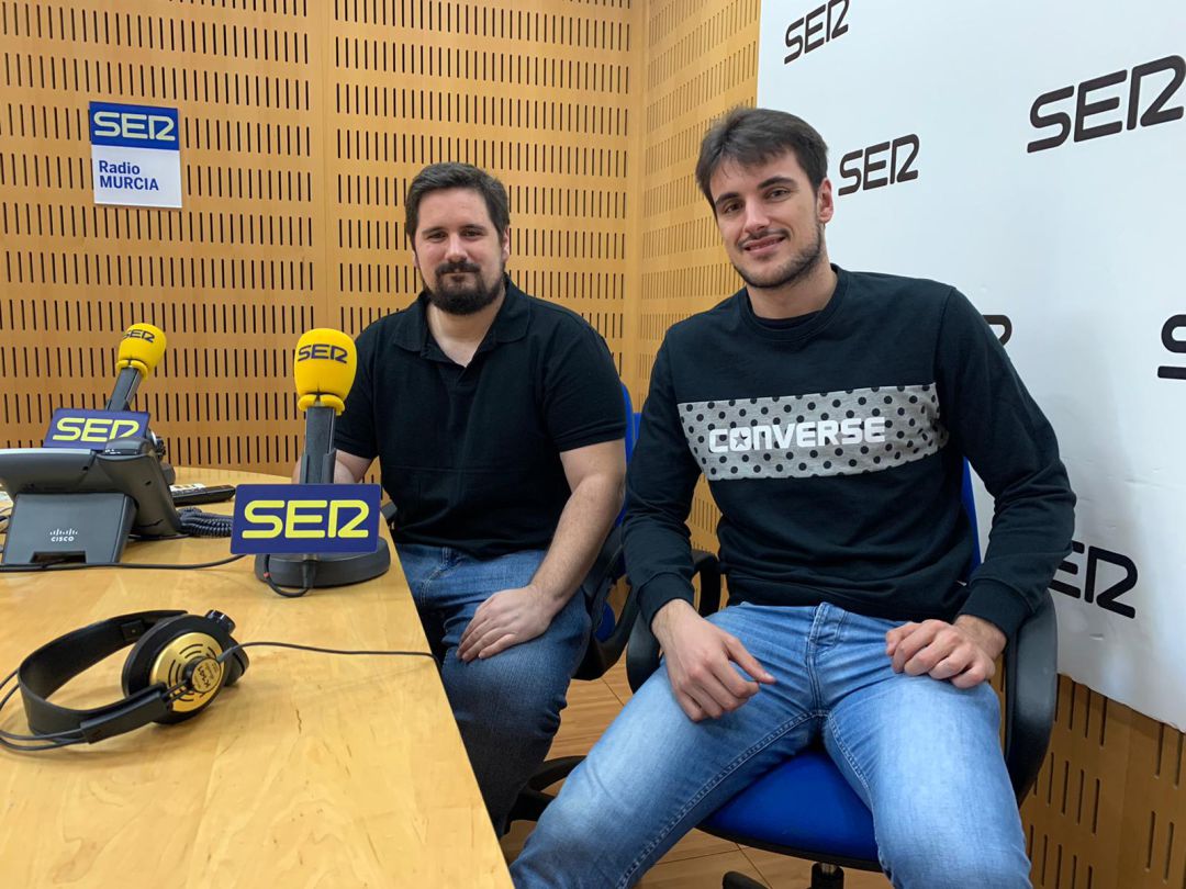 Luis Hidalgo y Pablo Sánchez en los estudios de la Cadena SER Luis Hidalgo y Pablo Sánchez en los estudios de la Cadena SER