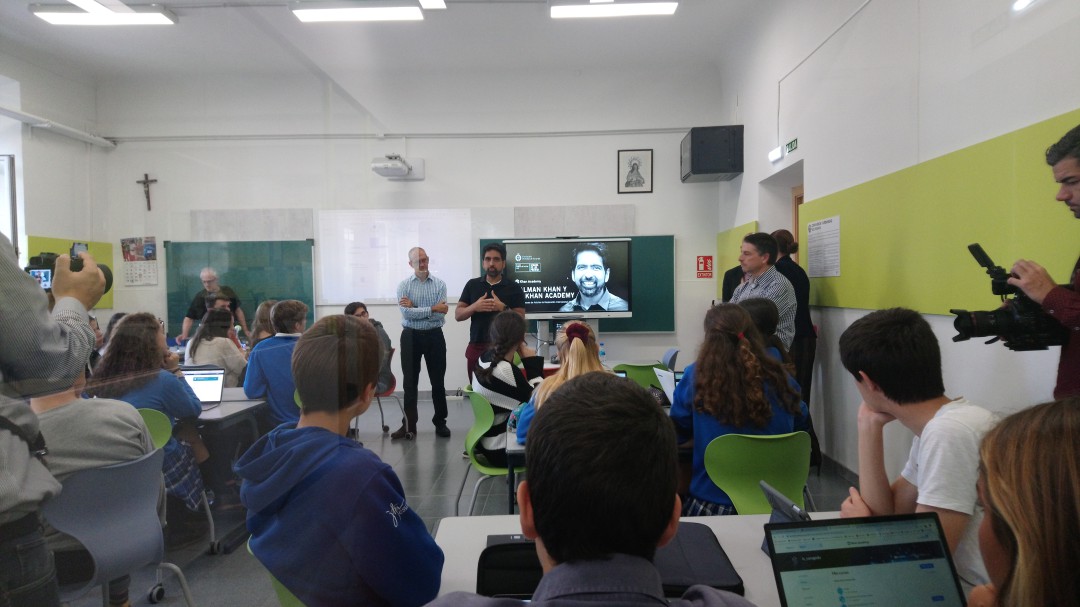 Salman Khan, encuentro con sus alumnos asturianos