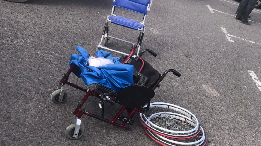 Un inmigrante en silla de ruedas llega en patera a Lanzarote