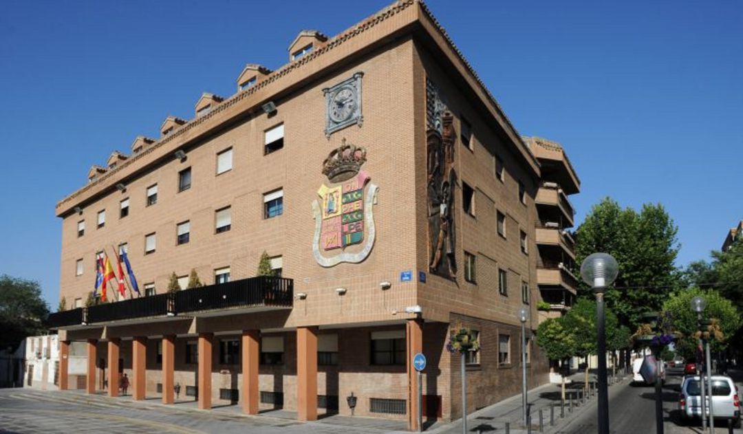 Fachada del Ayuntamiento de Móstoles Fachada del Ayuntamiento de Móstoles