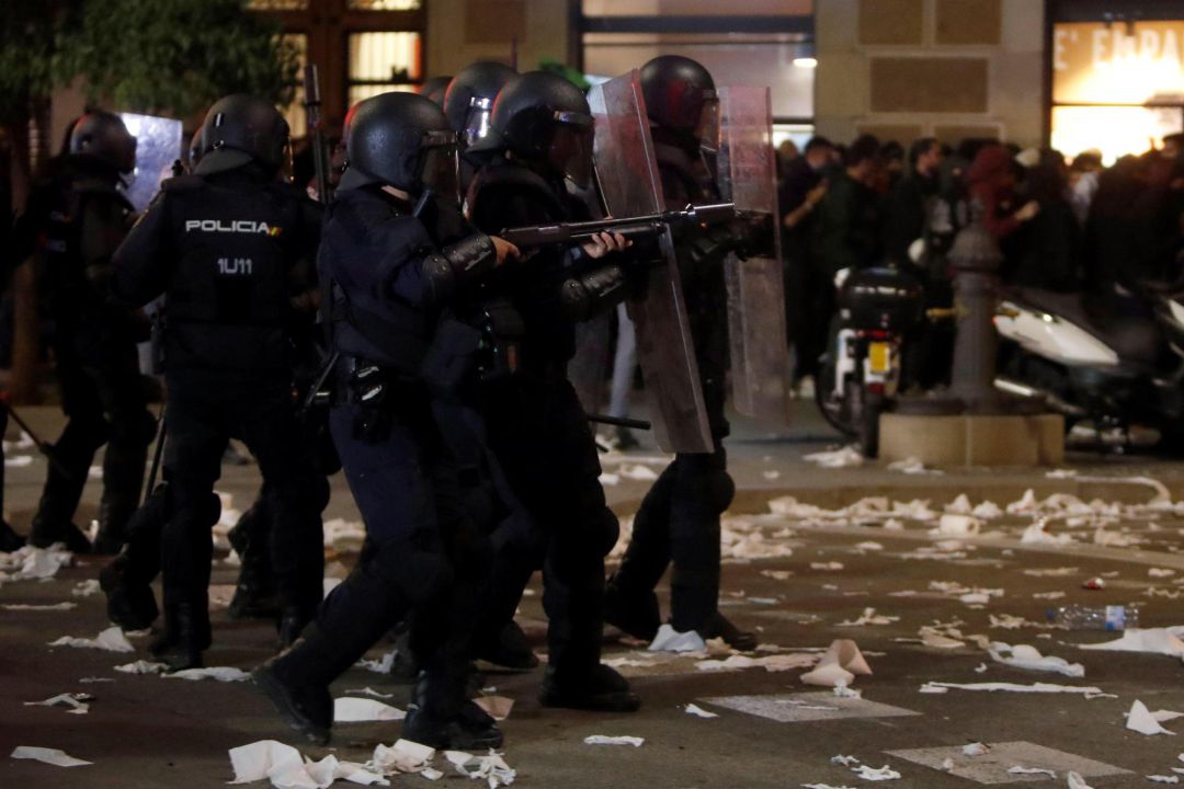 Agents de la Policia Nacional anit als carrers de Barcelona Agents de la Policia Nacional anit als carrers de Barcelona