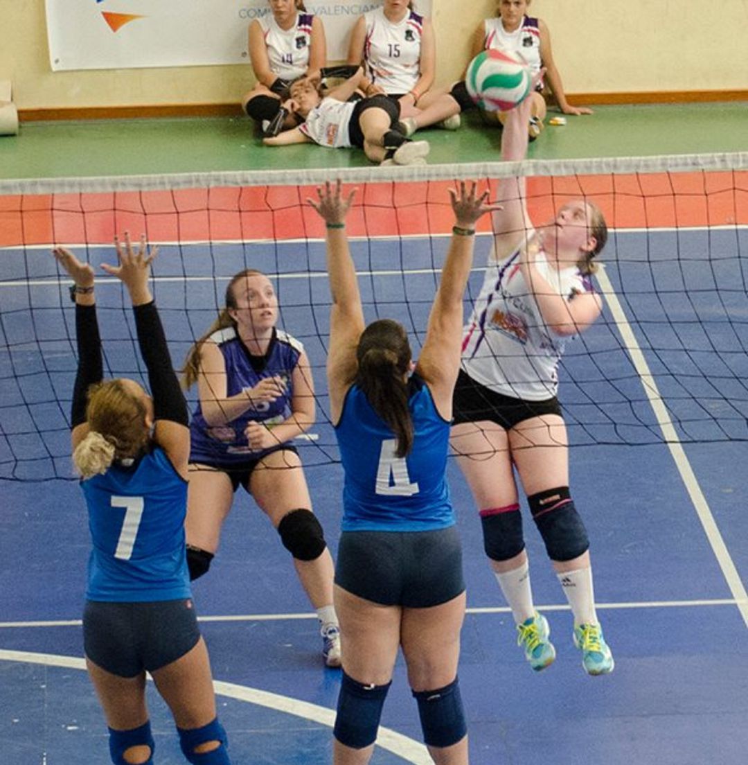 Club Voleibol Iniesta disputando un partido Club Voleibol Iniesta disputando un partido
