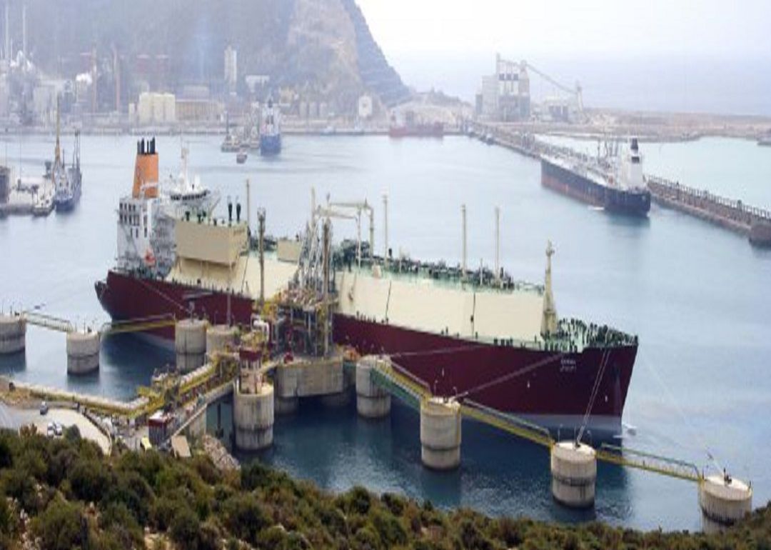 La Asamblea Regional pedirá que se reduzcan las emisiones de gases de los buques que llegan al puerto de Cartagena La Asamblea Regional pedirá que se reduzcan las emisiones de gases de los buques que llegan al puerto de Cartagena