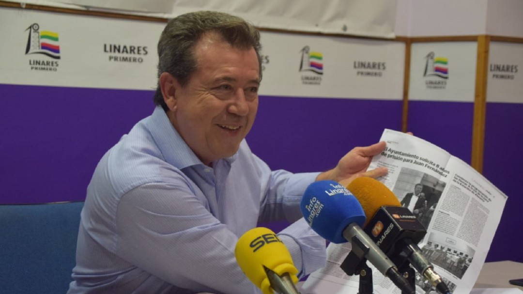 Fiscalía pide 4 años de prisión y 10 de inhabilitación para Juan Fernández