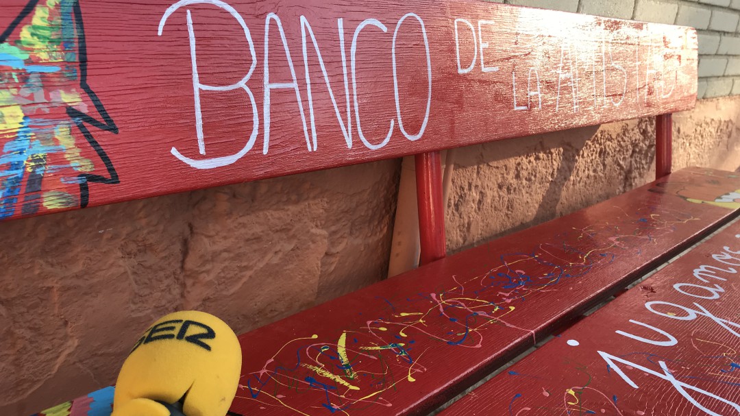 Sobre el banco de la amistad del Jesús Castillo de Valdepeñas