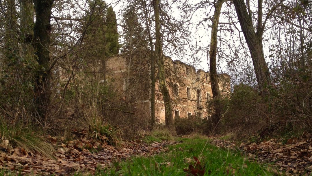 Ruinas del balneario de Valdeganga, en el municipio de Valdetórtola (Cuenca). Ruinas del balneario de Valdeganga, en el municipio de Valdetórtola (Cuenca).