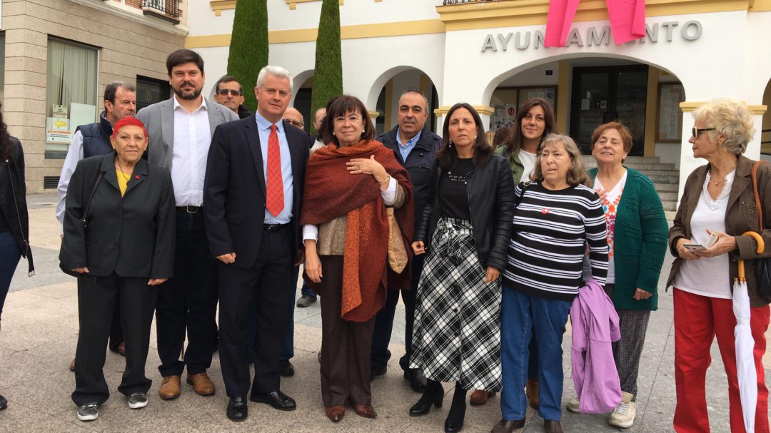 La presidenta del PSOE visita Sanse para conocer la situación actual del ayuntamiento
