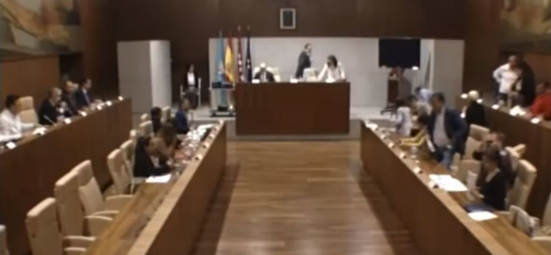 Momento en el que se traslada el pleno a puerta cerrada Momento en el que se traslada el pleno a puerta cerrada