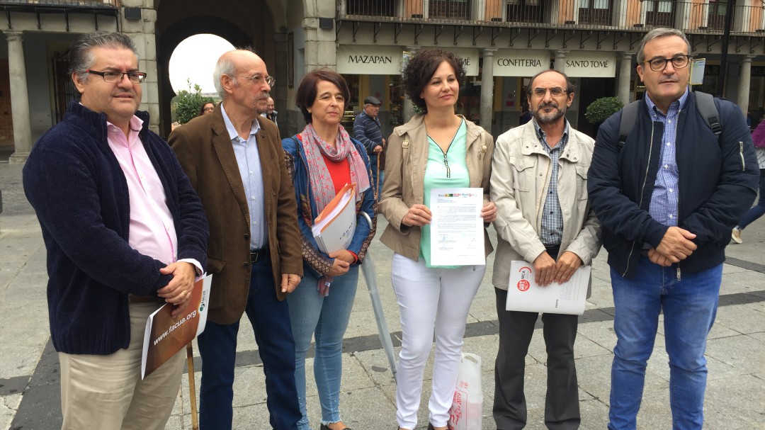 Varios colectivos quieren trasladar a Guijarro la problemática de las gasolineras desatendidas