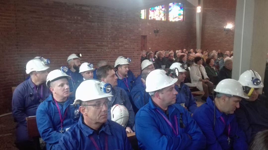 Caboalles de Abajo revive la pérdida de los 10 mineros del pozo María Caboalles de Abajo revive la pérdida de los 10 mineros del pozo María
