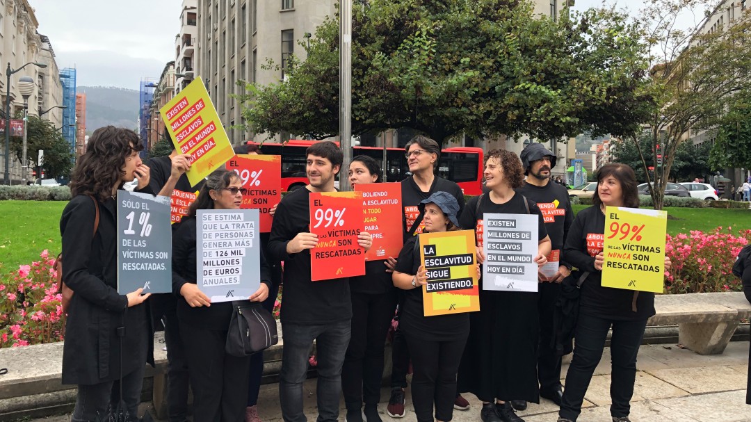 Una marcha hasta 'Las Cortes' denuncia que hay unas 250 víctimas de esclavitud sexual en Euskadi