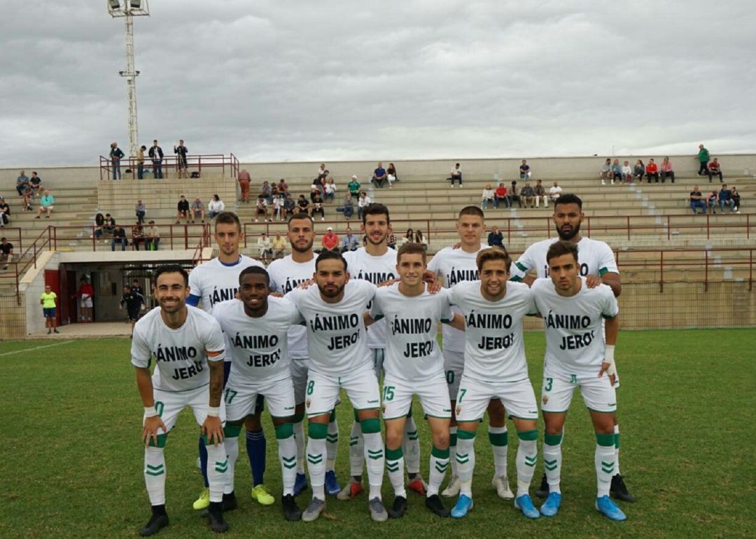 Los jugadores del Ilicitano lucieron camisetas de apoyo a su capitán Jero Los jugadores del Ilicitano lucieron camisetas de apoyo a su capitán Jero