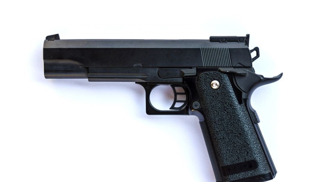 La Guardia Civil detiene a un hombre en Palma por tenencia ilícita de armas