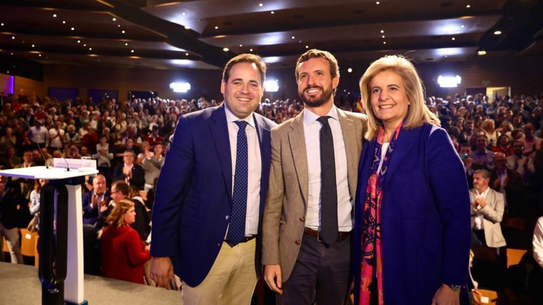 Pablo Casado reúne en Toledo a más de 700 personas