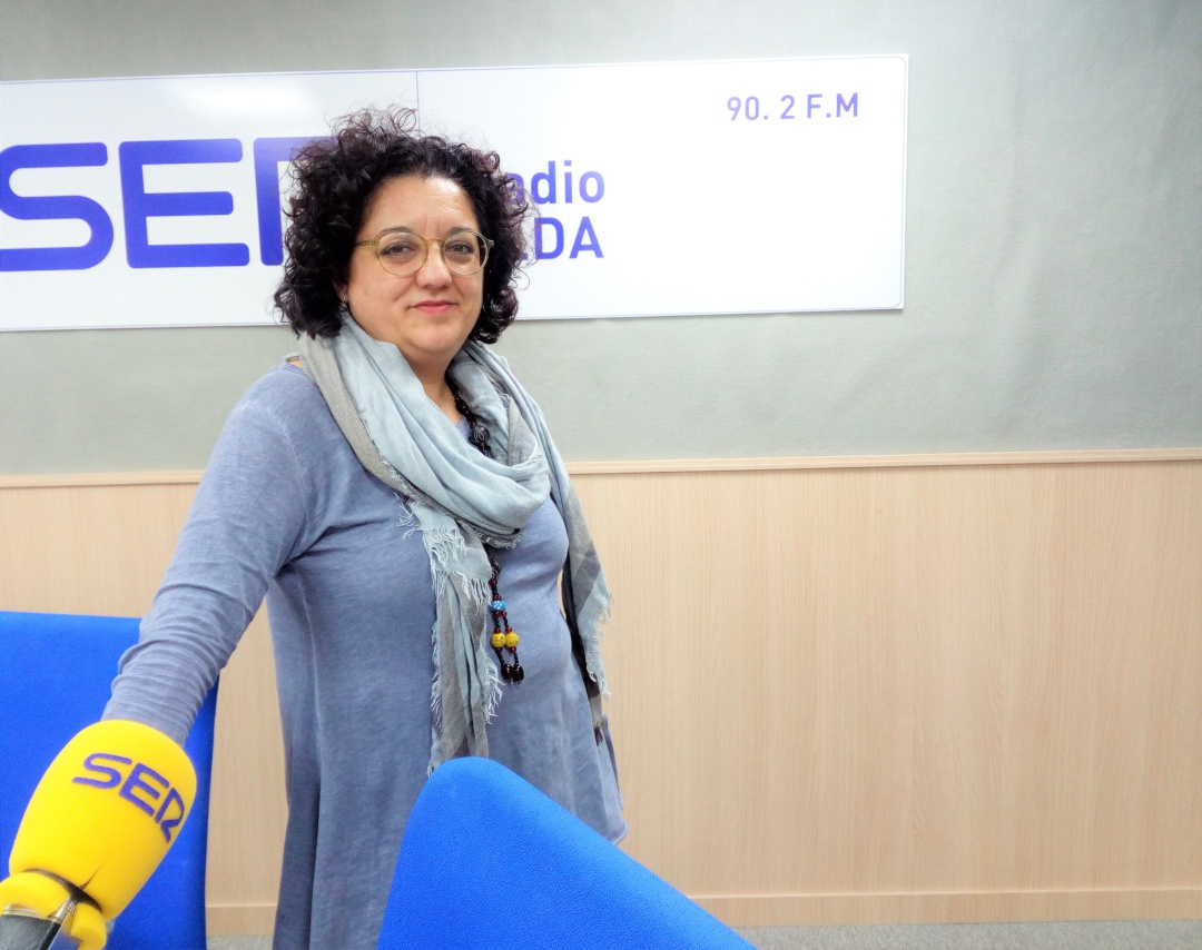 Virtu Hernández en el estudio de Radio Elda SER Virtu Hernández en el estudio de Radio Elda SER