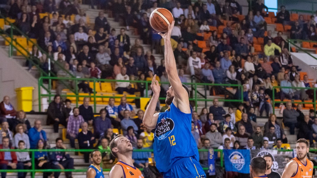 El COB suma la primera derrota de la temporada