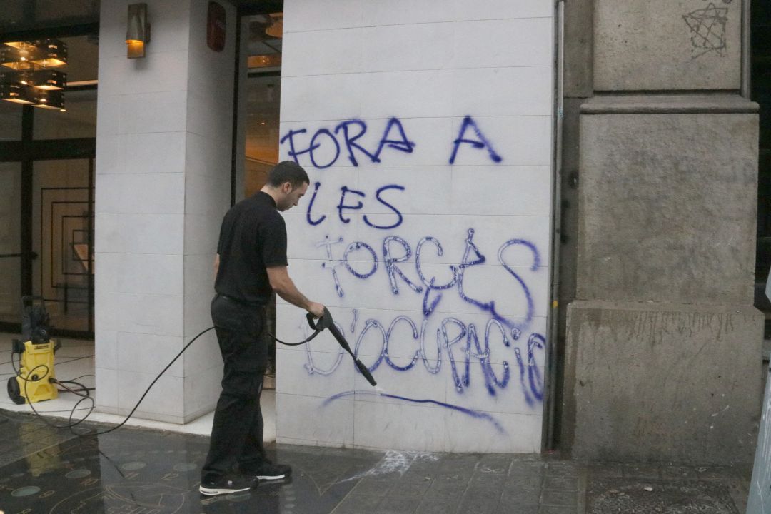 Imagen de la pared de un hotel en Via Laietana Imagen de la pared de un hotel en Via Laietana
