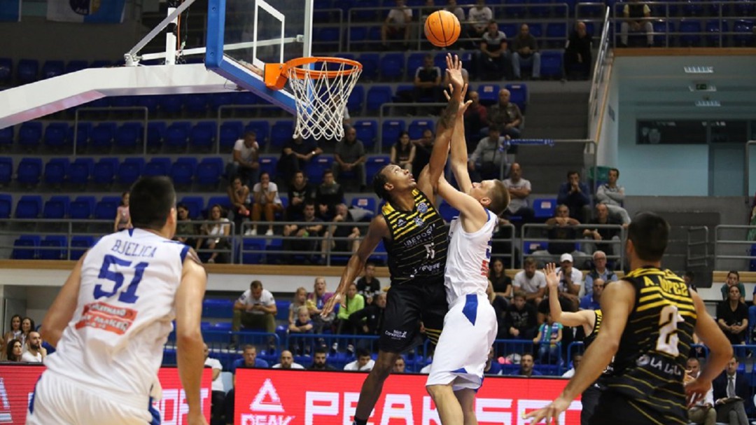 El Iberostar Tenerife vence a base de trabajo y sacrificio a un competitivo Mornar Bar (74-81)