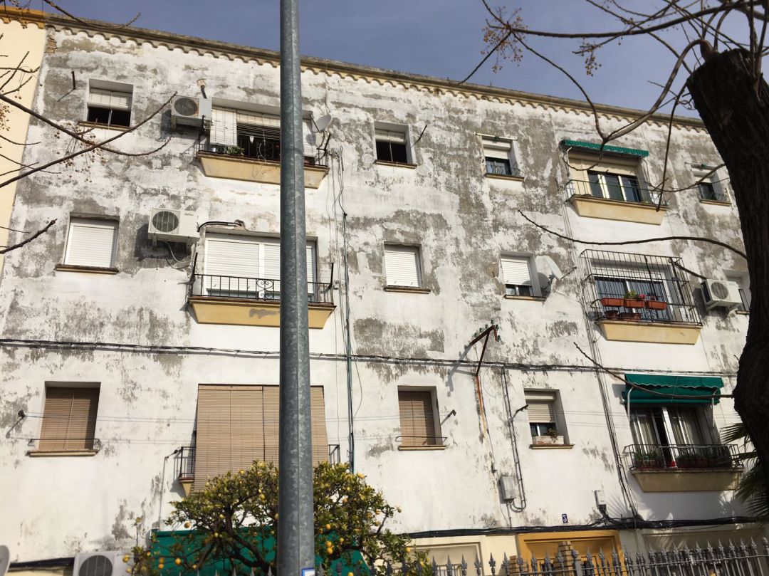 Edificio de la barriada de La Constancia, en Jerez Edificio de la barriada de La Constancia, en Jerez