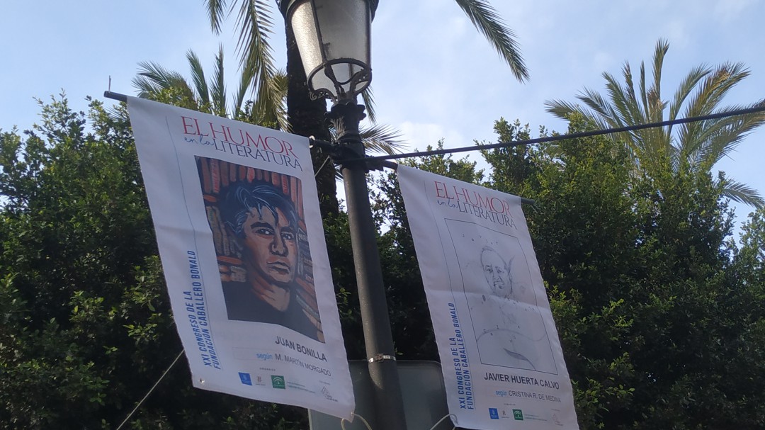 La Escuela de Arte ilustra con banderolas el Congreso de Caballero Bonald