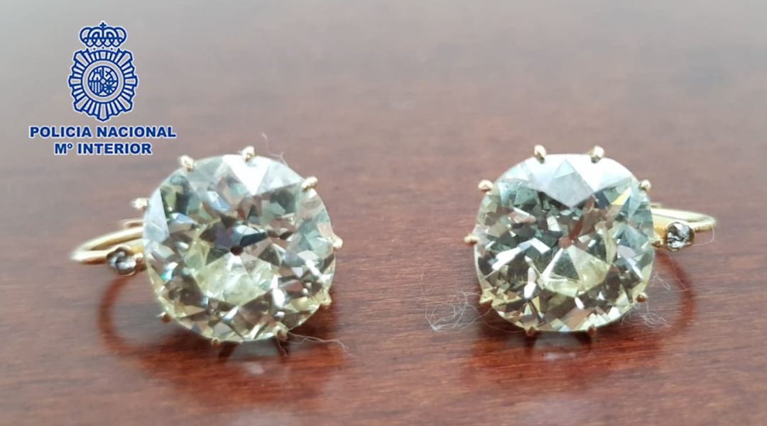 Detenida una asistenta de hogar tras sustraer joyas valoradas en 60.000 euros Detenida una asistenta de hogar tras sustraer joyas valoradas en 60.000 euros