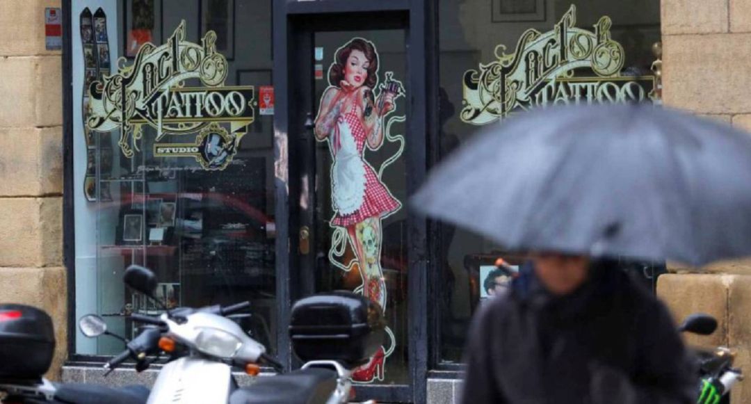 El tatuador juzgado por abusos queda en libertad a la espera de sentencia El tatuador juzgado por abusos queda en libertad a la espera de sentencia