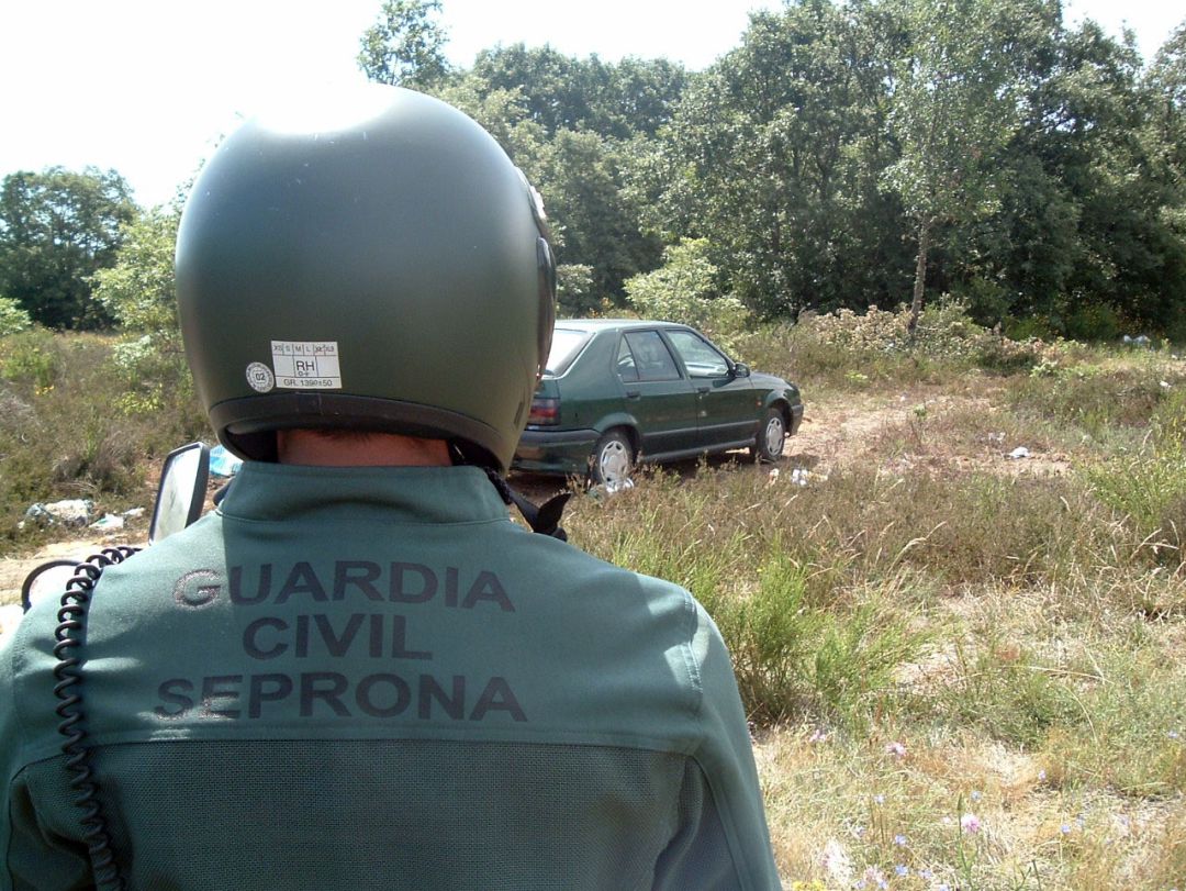 Agentes del SEPRONA Agentes del SEPRONA