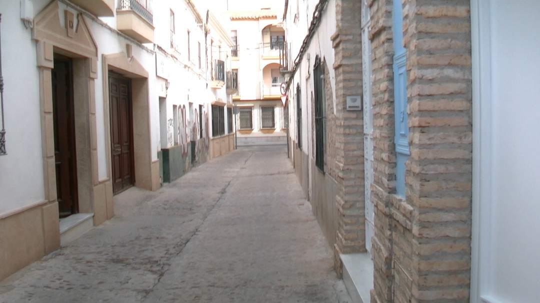Vecinos de la calle del Estudio reclaman el arreglo integral de la vía