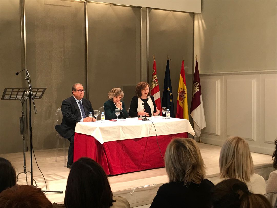 Carcedo, en el encuentro que ha mantenido con técnicos de los servicios sociales de Alcázar Carcedo, en el encuentro que ha mantenido con técnicos de los servicios sociales de Alcázar