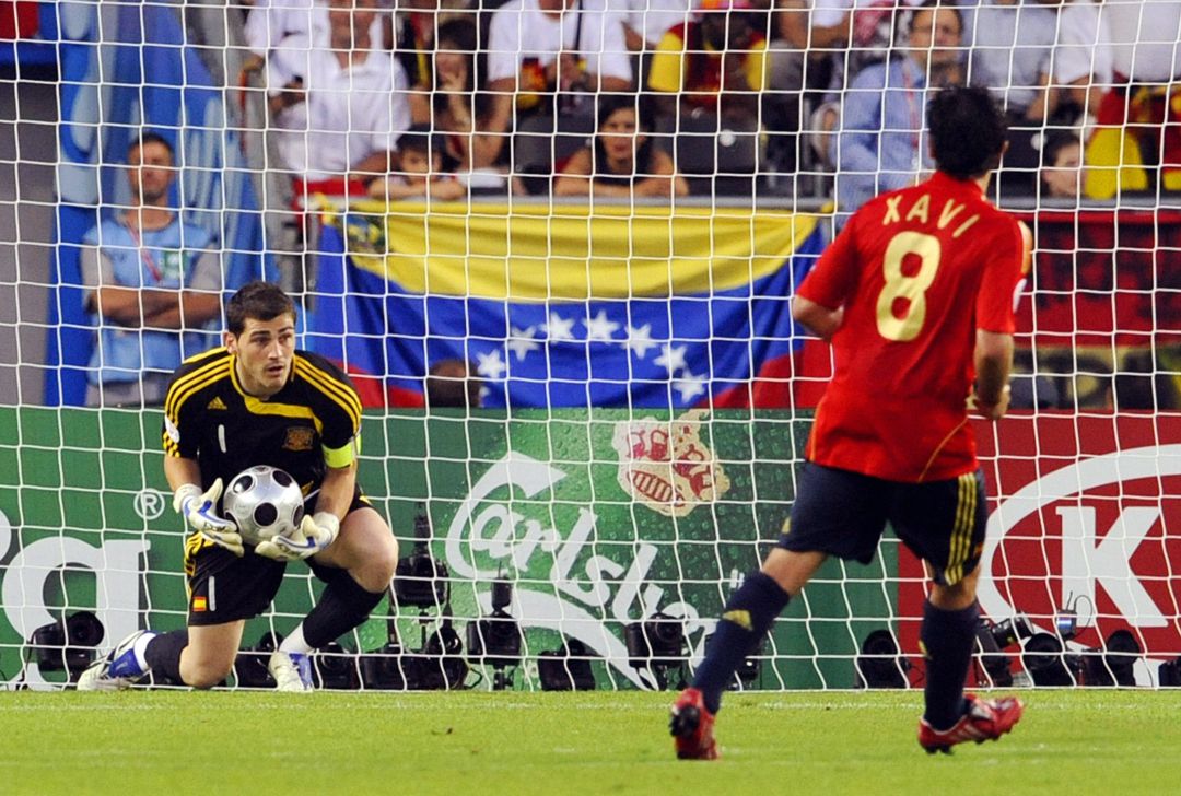 Casillas y Xavi, en un partido de la selección española. Casillas y Xavi, en un partido de la selección española.