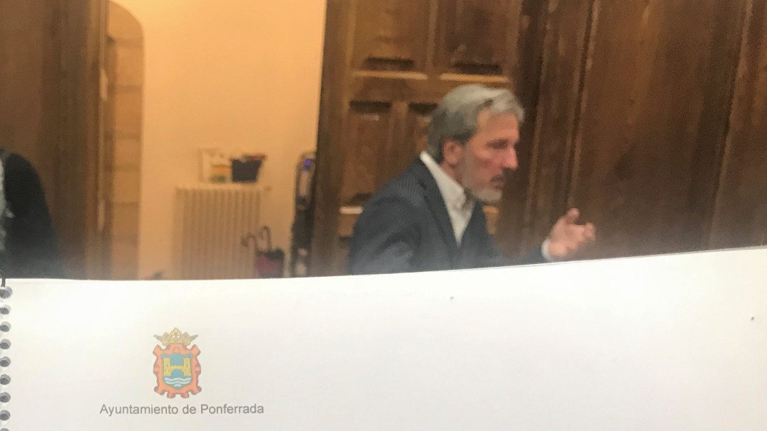 Un millar de encuestas constatan el amplio perfil de "la soledad no deseada" de Ponferrada