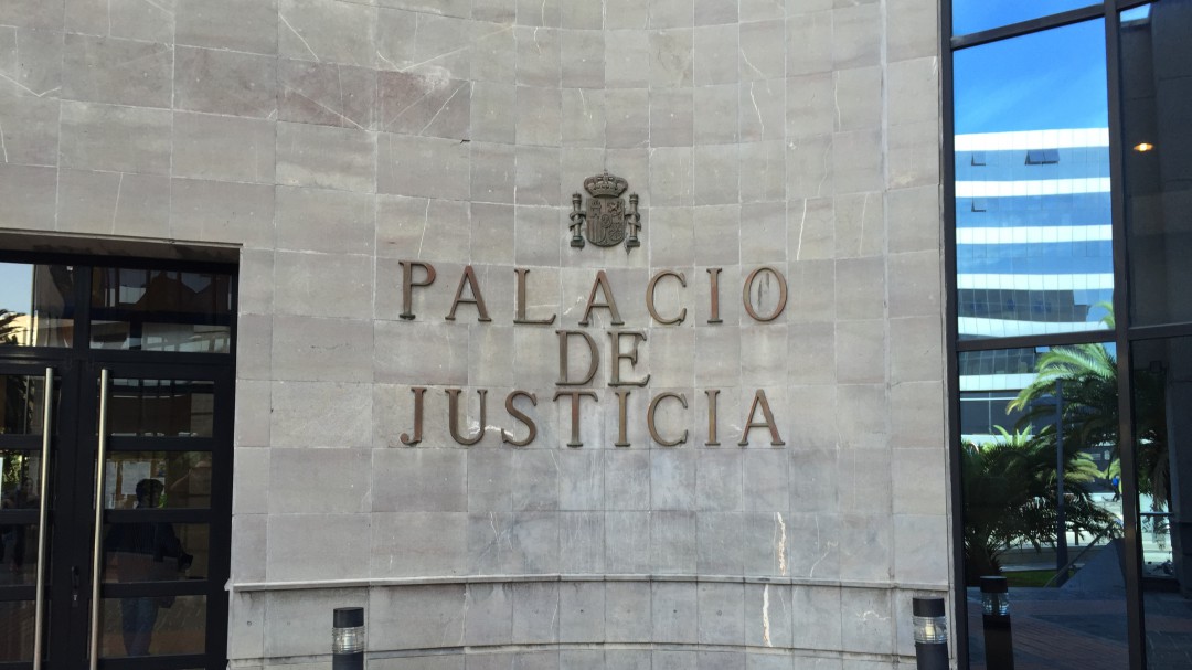Absuelven a un hombre acusado de abusos sexuales porque la víctima relató los hechos con 'frialdad'