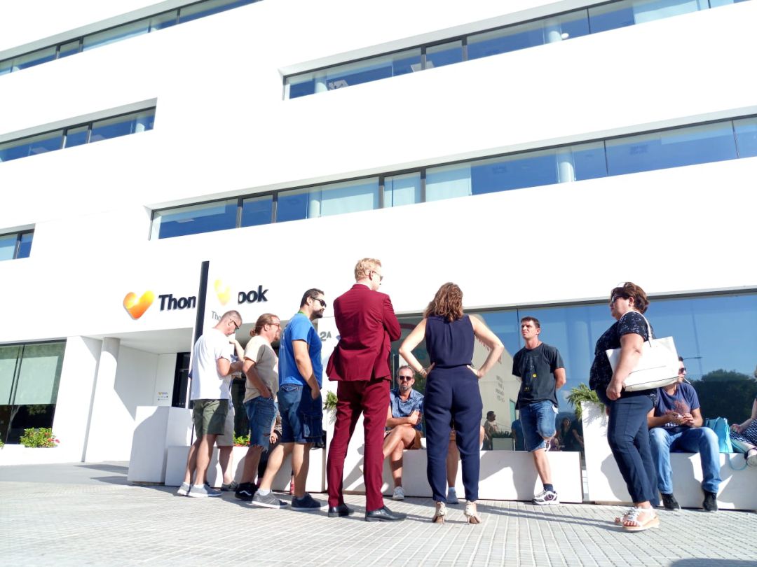 Los trabajadores de Thomas Cook en Palma reciben la nómina de septiembre Los trabajadores de Thomas Cook en Palma reciben la nómina de septiembre