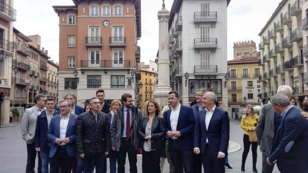 Pablo Casado, en la plaza del Torico de Teruel Pablo Casado, en la plaza del Torico de Teruel