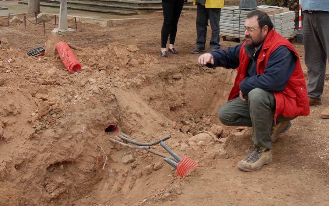 Franco sale. Casi 10.000 cuerpos procedentes de Aragón se quedan Franco sale. Casi 10.000 cuerpos procedentes de Aragón se quedan