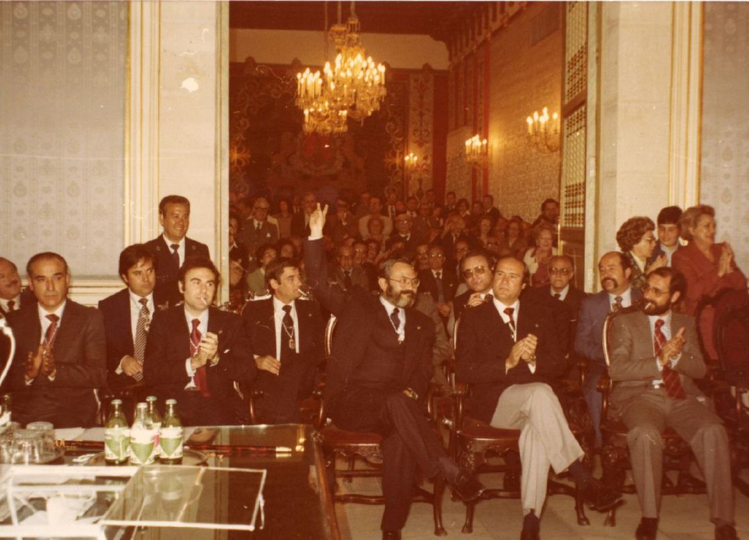 José Luis Lassaletta es elegido alcalde de Alicante en las primeras elecciones municipales democráticas tras la dictadura de Franco (1979) José Luis Lassaletta es elegido alcalde de Alicante en las primeras elecciones municipales democráticas tras la dictadura de Franco (1979)