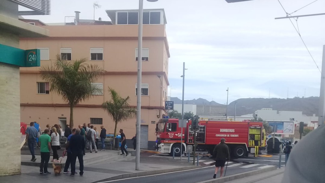 La grasa acumulada en el conducto de extracción del aire y una freidora, origen del incendio en una churrería de La Cuesta