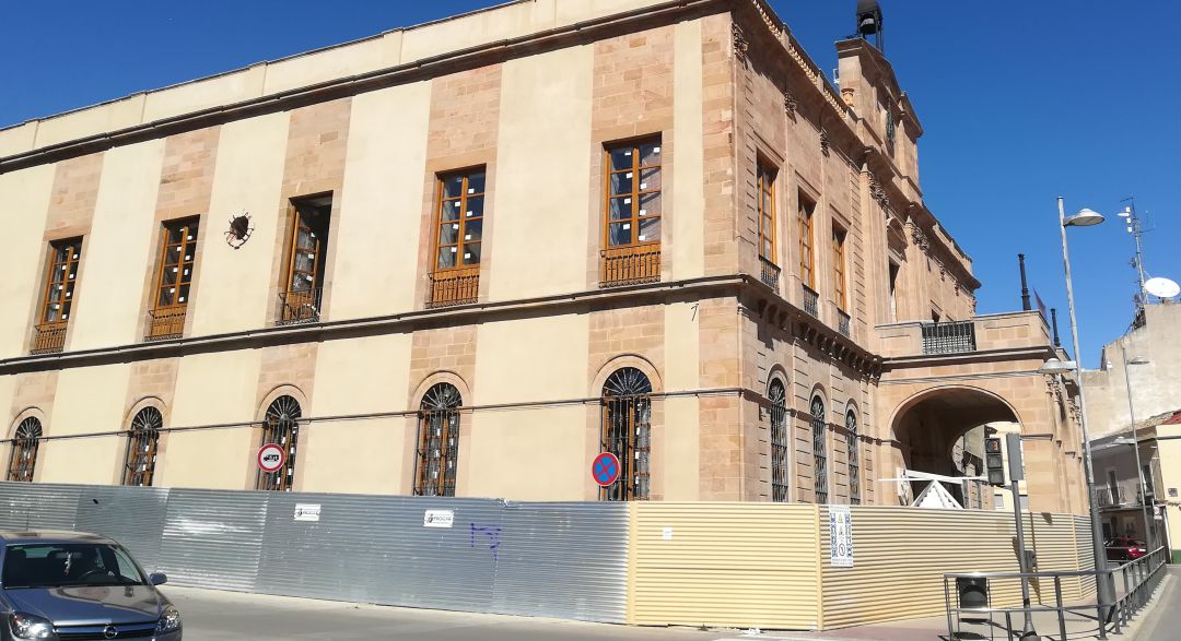 Confianza de la Junta para la entrega del palacio consistorial de Linares antes de que acabe el año Confianza de la Junta para la entrega del palacio consistorial de Linares antes de que acabe el año