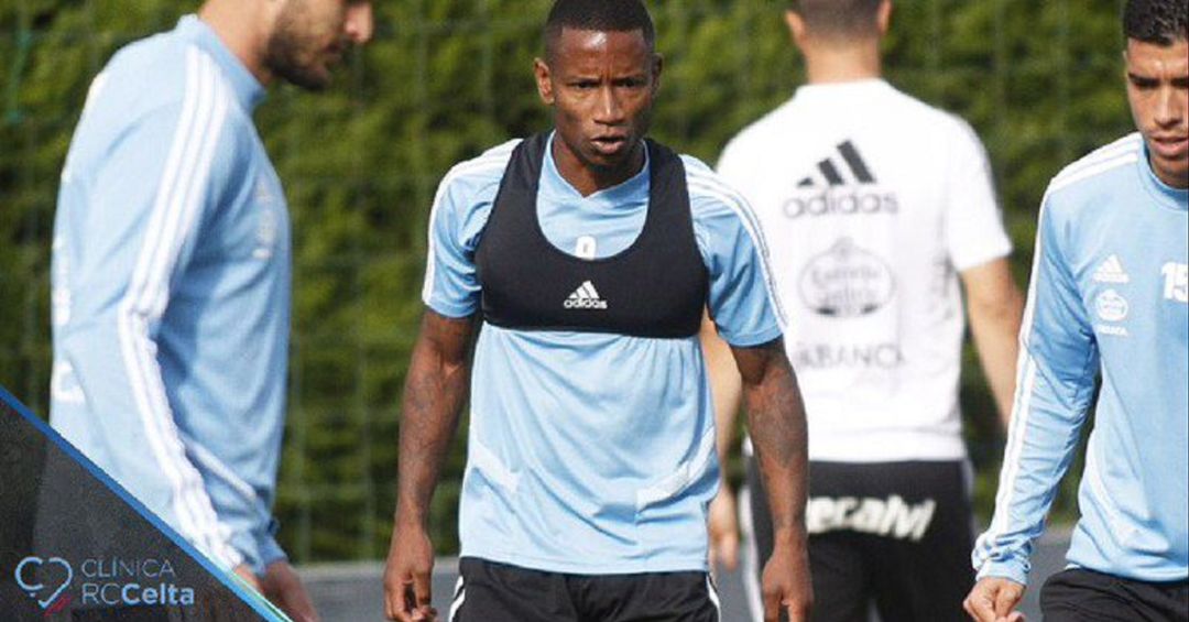Claudio Beauvue en un entrenamiento con el Celta Claudio Beauvue en un entrenamiento con el Celta