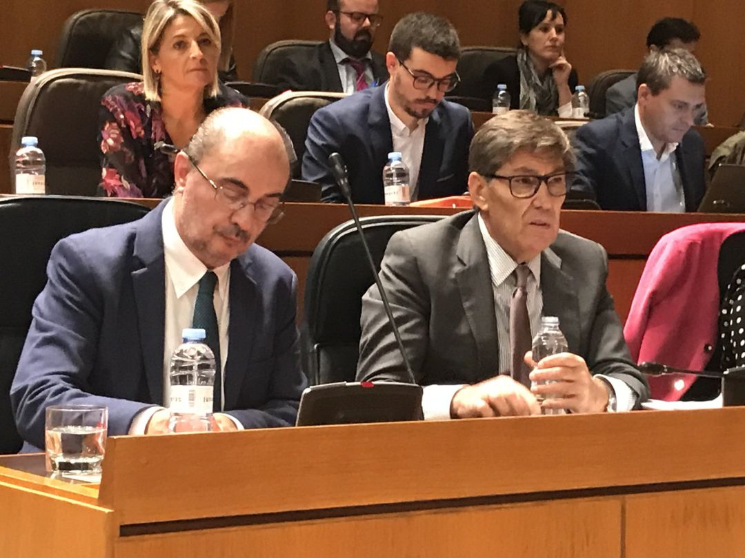 El presidente del Gobierno de Aragón, Javier Lambán en sesión plenaria
El presidente del Gobierno de Aragón, Javier Lambán en sesión plenaria