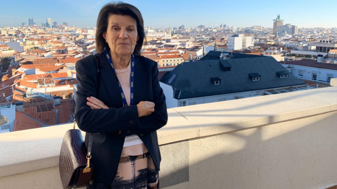 Paloma Santamaría, la ujier más querida del Congreso de los Diputados, se jubila tras 36 años de servicio y nos ha vistado en 'A vivir'. Paloma Santamaría, la ujier más querida del Congreso de los Diputados, se jubila tras 36 años de servicio y nos ha vistado en 'A vivir'.